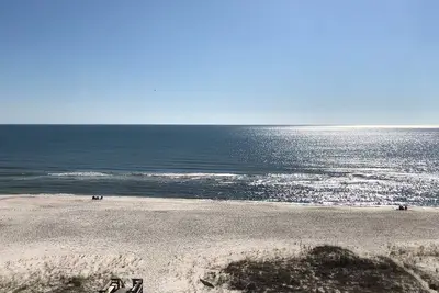Image de Beach Front 4 Br Penthouse IDÉAL Pour Les Grandes Familles Et Les Amis!