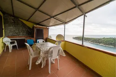Image de Le Isole with large terrace overlooking the sea