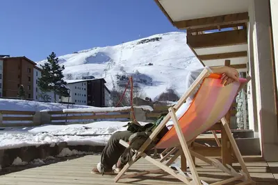 Image de Appartement 4 personnes au pied des pistes avec terrasse et jardin privé.