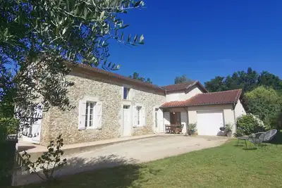 Image de Maison tout confort, piscine privative.