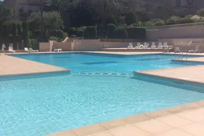 Image de 3* st tropez bien situé port et plage à pieds! route des plages à 2 pas, wifi!