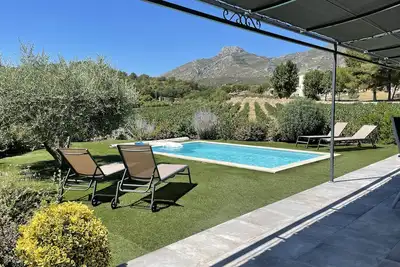 Image de Villa située en plein cœur de la Provence avec piscine privative sur 3 hectares.