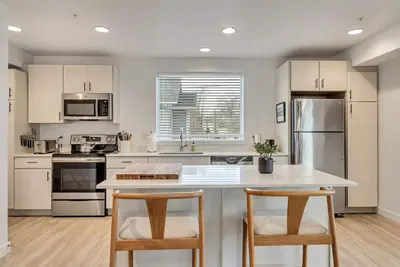 Image de Nouveau Prime Townhouse Townhouse: 2 Suites / 2. 5 Baths / Hbo, Disney +, Hulu & Sling