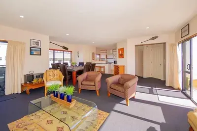 Image de Grande maison de ville pour 6 personnes, proche centre ville