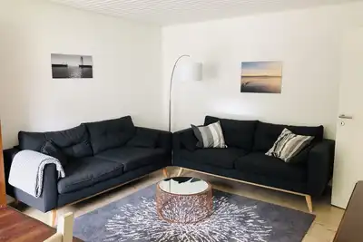 Image de Oasis de bien-être tranquille près du lac