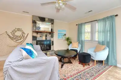 Image de Situé à 300 mètres de la plage-moins de 6 minutes à pied-3br / 1. 5ba-Sleeps5