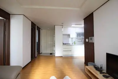 Image de [Nouveau! ! Cheongdam Porsche - 3bdr2bath 5min Walk!