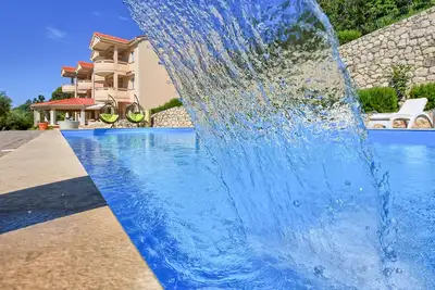 Image de Appartement 2 Chambres Romantique avec Piscine, Bar et Barbecue 9