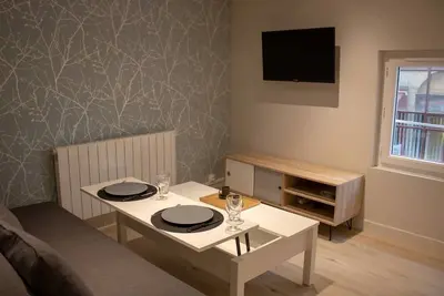 Image de Studio calme, refait à neuf, hypercentre, proche Gare