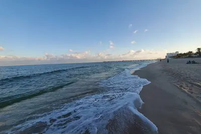 Image de Cozy Beach Retreat - Étapes de la plage
