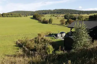 Lodge de luxe près de Winterberg avec bain à remous avec une belle vue