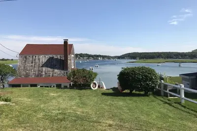 Cottage Classique au Bord de l'Eau avec Paddleboards