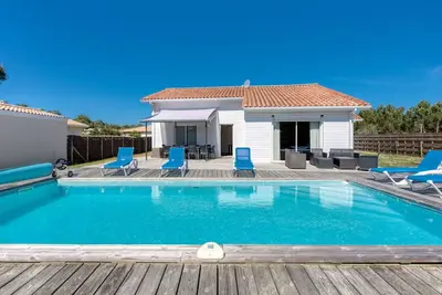 Image de Maison de vacances privée avec piscine privée, Wifi, Tv, terrasse, animaux admis, parking
