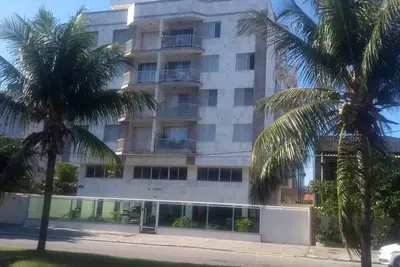 Image de Suite avec balcon et cuisine indépendante, dans un appartement.