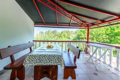 Image de Appartement de deux chambres avec la terrasse et la vue sur le mer Lopar, Rab (A-18001-a)