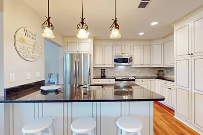 Image de Agenc����� par un décorateur Villa avec beaucoup d'extras!