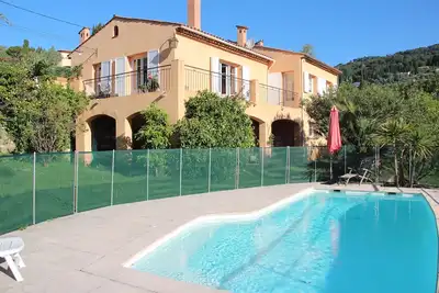 Image de Villa piscine jardin Grasse 5 chambres 20 min Cannes belle plage Théoule s\/mer