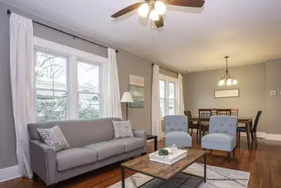 Image de Appartement moderne et lumineux | Restaurants piétons | 2 Mi au centre-ville de Grand Rapids