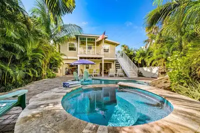 Image de Bloc de plage / piscine chauffée / spa / barbecue / cabane de piscine / Sup / Kayak / voiturette de golf /