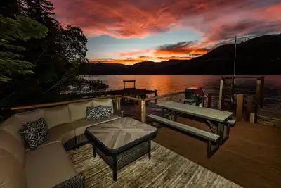 Image de Lakefront Cabin with private pier on Donner Lake