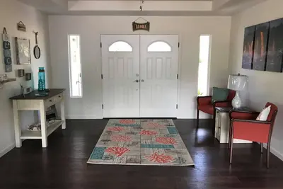 Image de Nouvelle maison de vacances hawaïenne, climatisée, proche de l'océan et des volcans.