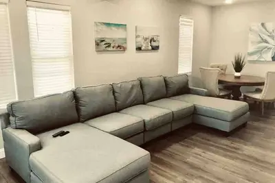 Image de 3 bedroom, Close to beach, boardwalk, free parking! across from Tropicana casino.