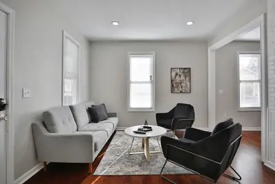 Image de Superbe maison 4brm \/ 3bath dans le vieux nord