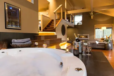 Image de The Edge Villa - Luxueuse villa spa ouverte de 1 chambre avec spa.