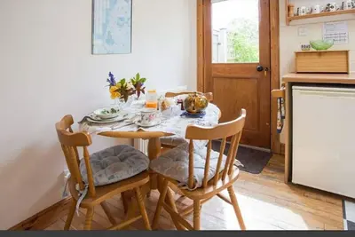 Image de Stable Cottage est un chalet de vacances indépendant lumineux moderne avec chambre à deux lits