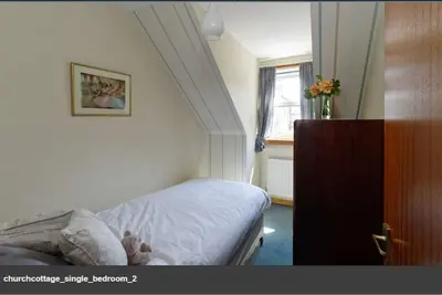 Image de Church Cottage Holiday est un jumelé de 2 étages, une maison de ville indépendante