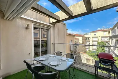Image de Cannes: à 6 mn du palais bel appartement à côté du Vieux port avec terrasse