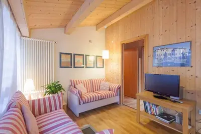 Image de La Maison Transparente: Appartement \"L 'Ulivo\" dans villa avec piscine - M0240060011