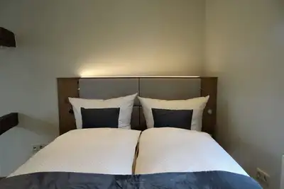 Image de Appartement moderne de 2 étages dans une maison à colombages classée sur le marché