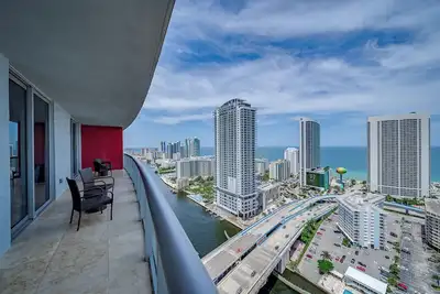 Image de Million Dollar Penthouse with Pool & Amazing Views