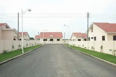 Image de Communauté sécurisée 24\/7 - Luxueuse villa de vacances de 5 chambres - Tema