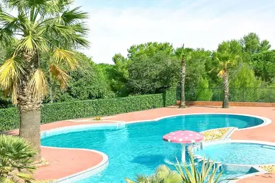 Image de Appartement dans une maison de vacances avec piscine, Wifi, climatisation, terrasse, parking