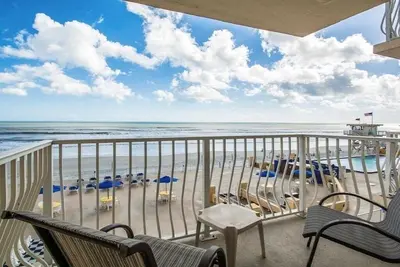 Image de Condo sur la plage avec piscine chauffée