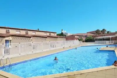 Image de Appartement dans une maison de vacances avec climatisation, piscine, Tv, terrasse, animaux admis