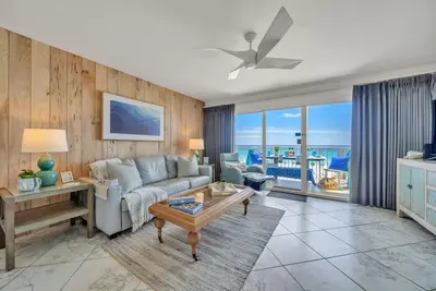 Image de Nouvelle Liste! Condo rénové Gulf Front! Service de plage Gratuit! 4ème étage!