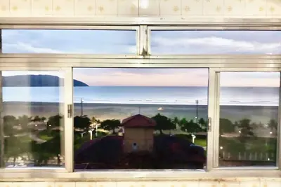 Image de Coupe large sur le bloc de plage au cœur de Gonzaga!