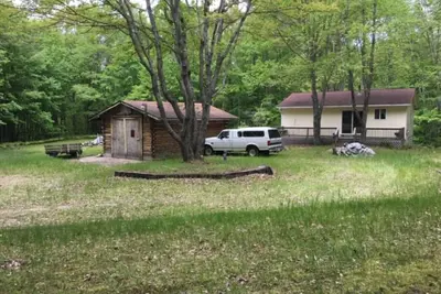 Image de Cozy Cottage in the woods at Rose Lake