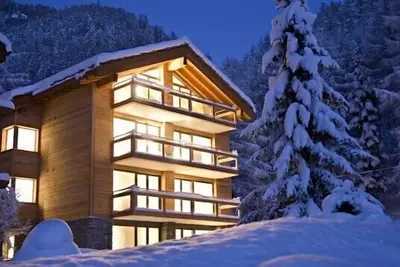 Image de Luxurious, modern and spacious within quiet location in Winkelmatten