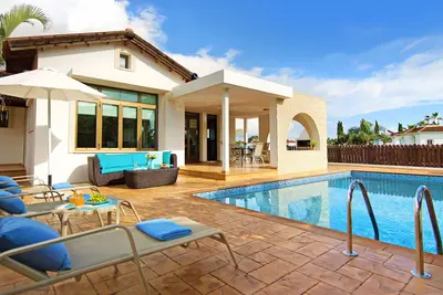 Image de Merry - Bungalow 2 chambres dans la périphérie d'Ayia Napa, à 5 minutes en voiture du centre des complexes hôteliers