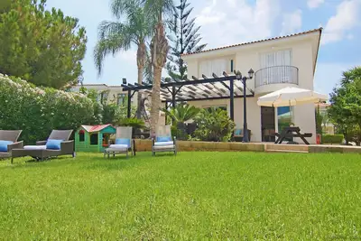 Image de Astrid - Villa spacieuse de 5 chambres avec salle de bains à distance de marche de Fig Tree Bay