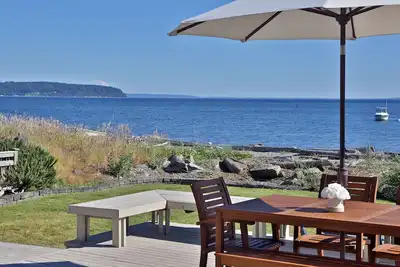 Image de Sunlight Beach juste devant votre porte. . . . front de mer maison de 3 chambres