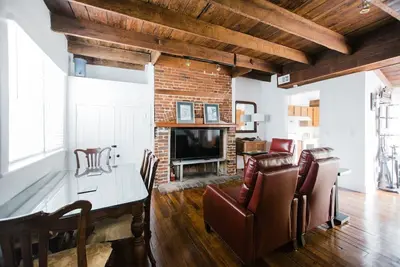 Image de Charmant cottage de 200 ans dans le quartier historique du nord par Lucky Savannah