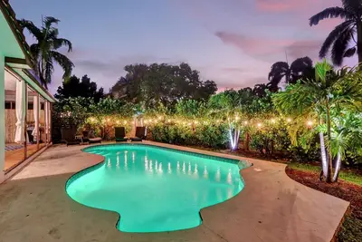 Image de Renovated 5½ Br Home with Amazing Pool!