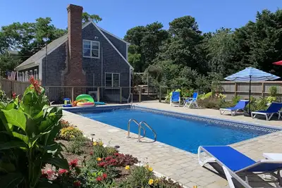 Image de Pristine home w\/heated salt water pool - 5 Night Min- Midweek & Weekly Discount
