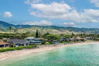 Image de Exquise hawaïenne style balinais en bord de mer avec deux suites de maître! !
