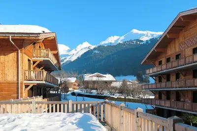 Image de Agréable appartement avec piscine, bain à remous, Wifi, Tv, terrasse, animaux admis et parking